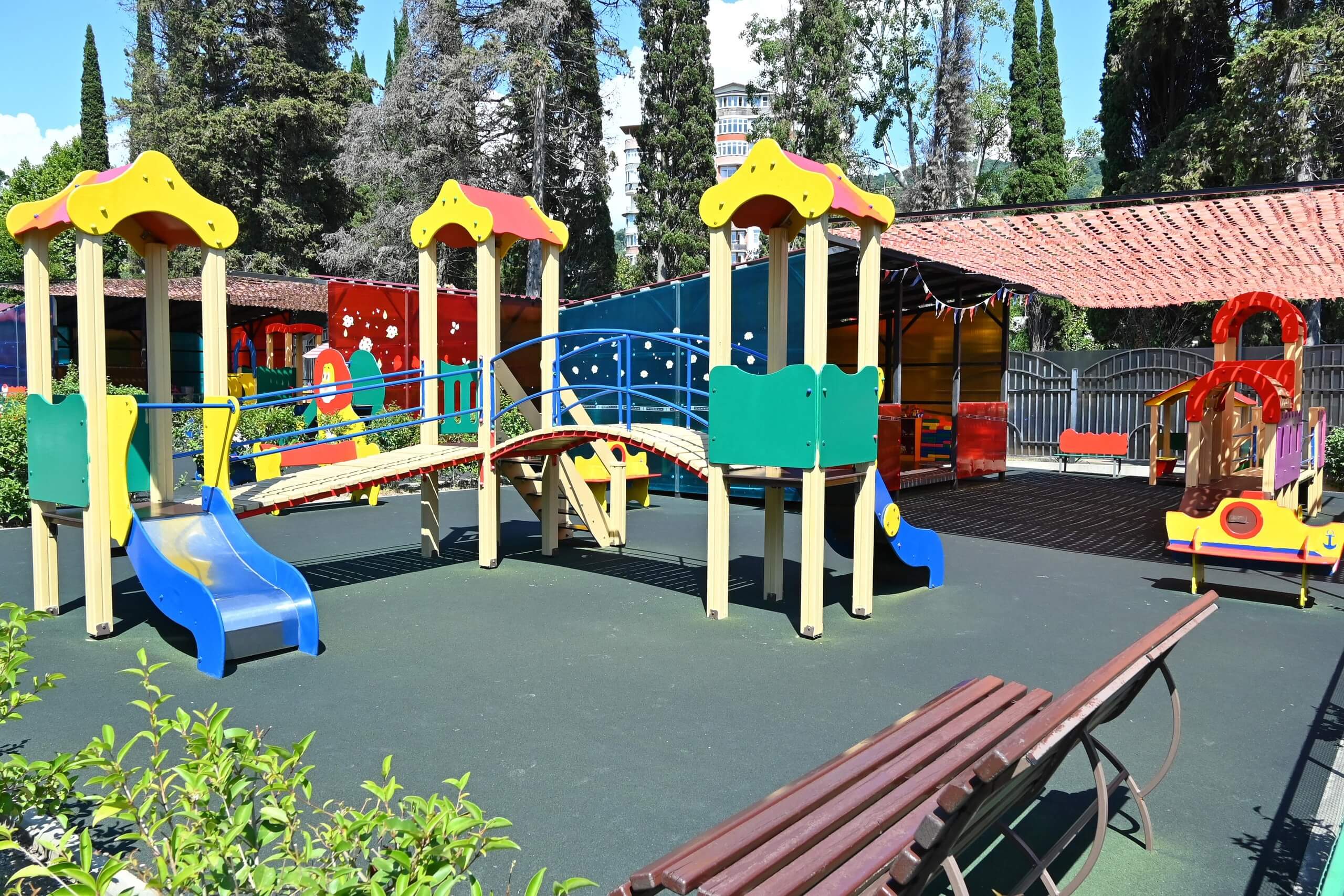 На фото новая десткая площадка